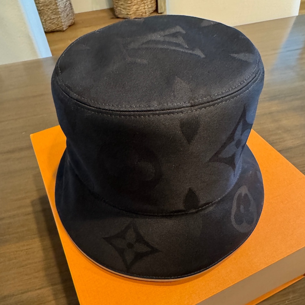 LOUIS VUITTON Bucket Hat Daily Glam Black Beige M7164M MED - Picture 5 of 13